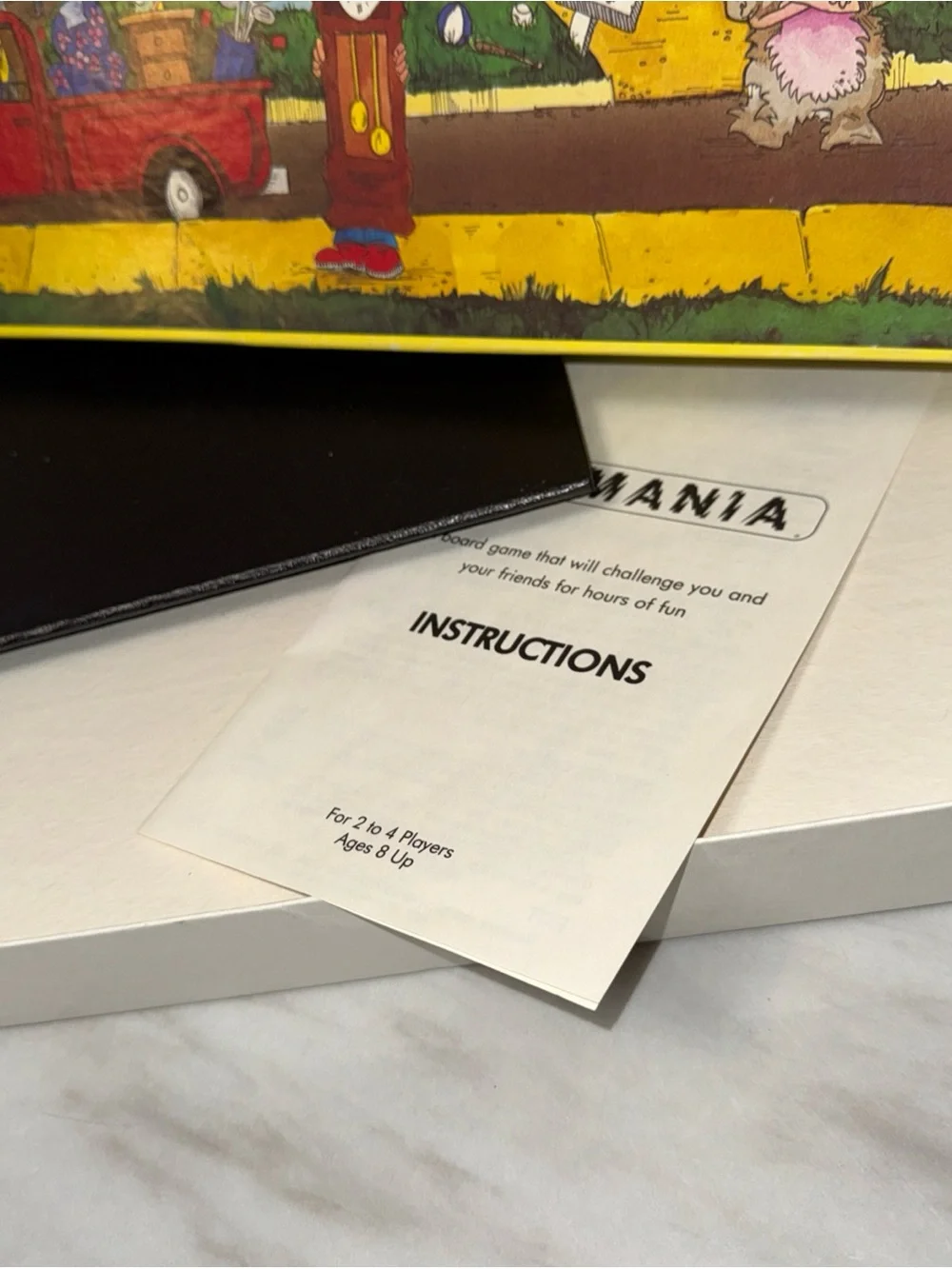 Garage sale mania board game Vinatge all pieces
